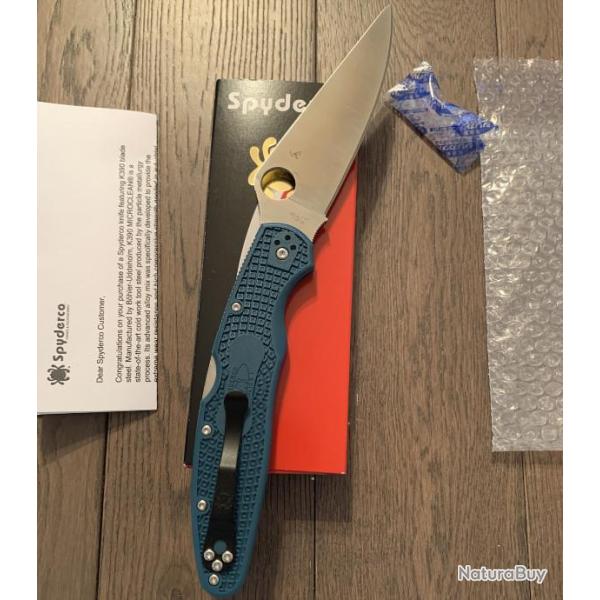 Couteau Spyderco Police 4 K390 Manche FRN Blue Lame Acier K390 Lockback Clip Made Japan SC07FP4K390