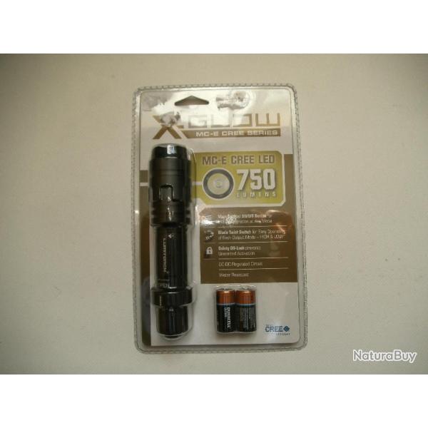 LAMPE DE POCHE LED 750 LUMENS