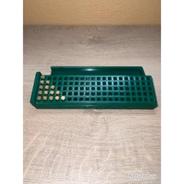 Boite verte fonc� pour 100 munitions 22 Lr ( long rifle )