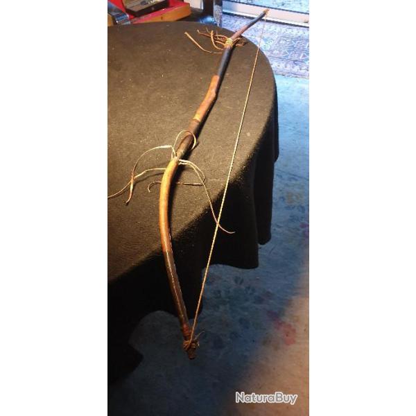 Accessoires de chasse primitifs Afrique"Tanzanie,Kenya,Ethiopie" arc,flches,carquois,bouclier...