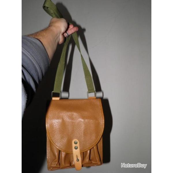 Originale Tchque sacoche cuir pour signal pistolet vz.44 et pour 8 lance fuses (3 court et 5 long)