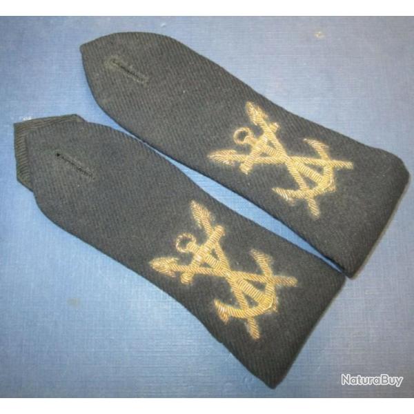 Pattes d'Epaule Marine Nationale ou Autre?