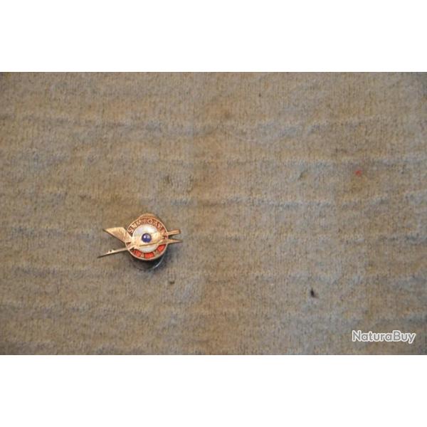 Insigne boutonni�re "St� d'entre-aide des veuves et orphelins de guerre"