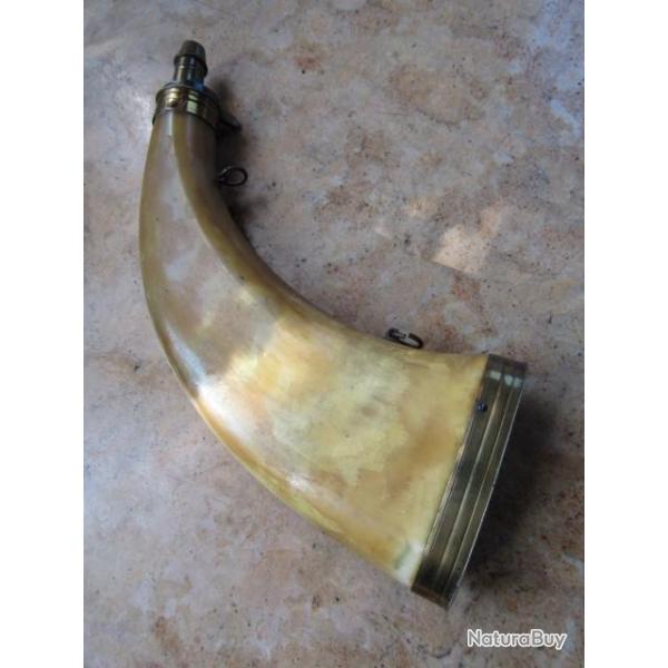 belle POIRE A POUDRE ancienne corne plomb poudre noire pistolet fusil revolver percussion silex