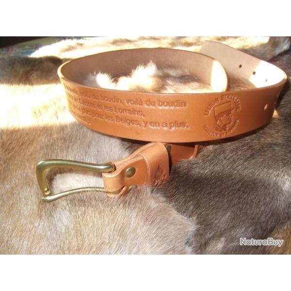 Ceinture en Cuir naturel boucle et rivets en laiton avec motifs ( fait main)