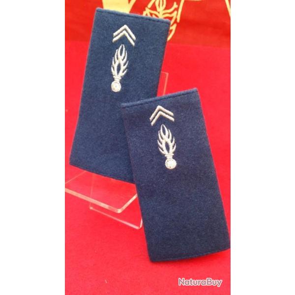 Lot de 2 passants tissus  au grade de gendarme auxiliaire