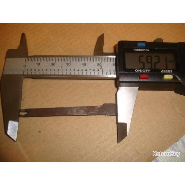 RESSORT A FOURCHETTE DE REVOLVER ?