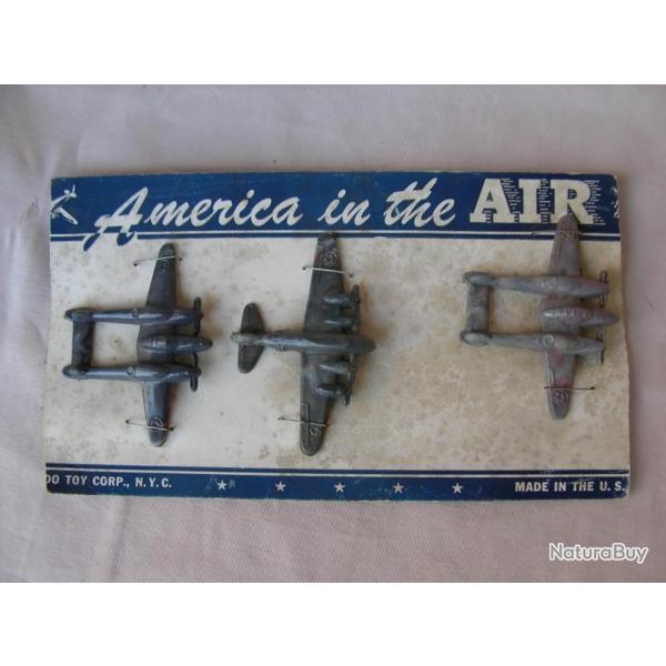 WW2 US LOT DE 3 JOUETS AVIONS MINIATURE EN PLASTIQUE DANS EMBALLAGE RECONNAISSANCE AVION AMRICAIN