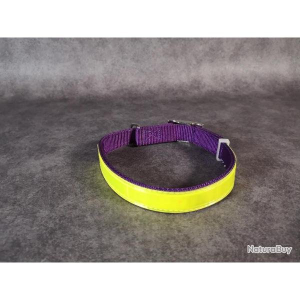 Collier Nylon Violet et bande r�fl�chissante Jaune Fluo 68 cm