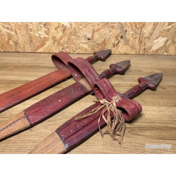 Telek toubou, s�rie de 3 �p�es courtes touareg, dagues � bracelet ancienne