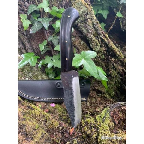 Robuste couteau de chasse - Compagnon d'une vie  Lame au carbone de 4 mm ! Corne de Buffle