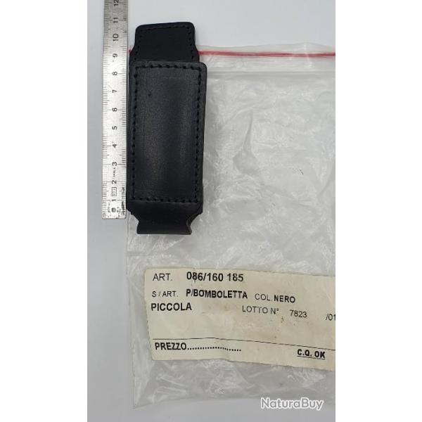 Etui cuir pour bombe lacrymog�ne (petit mod�le).