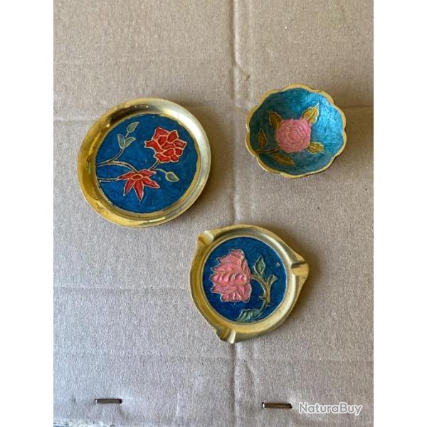 LOT  DE 3 PETITS  CENDRIERS LAITON 1246   2025  N