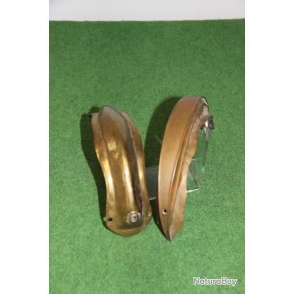 DEUX  CIMIERS DE CASQUE MILITAIRE ANCIEN 19 EME