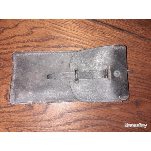 Cartouchi�re noir fran�aise p�riode a d�terminer .gendarmerie ?