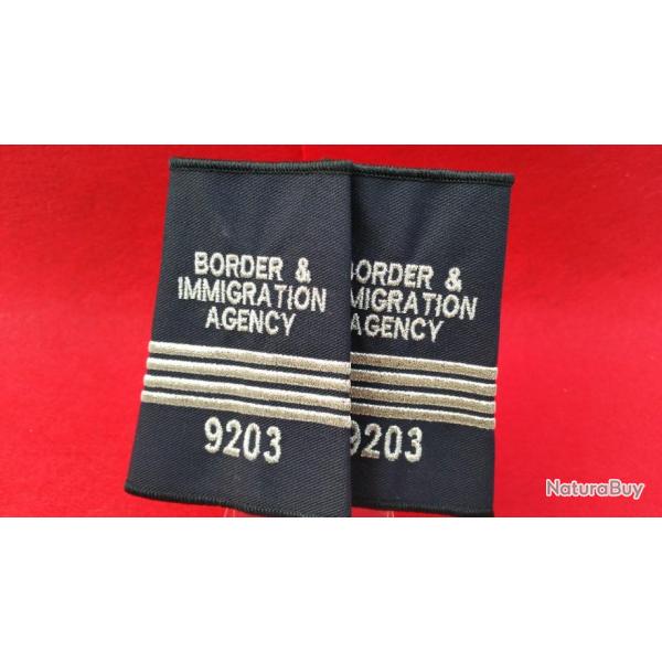 Lot de deux fourreaux en tissus Police Anglaise