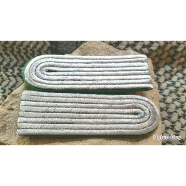 Lot de deux pattes d'�paule Officier Est-Allemand (Grenztruppen der DDR) 4a.