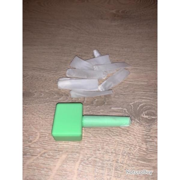 Mandrin vert clair  pour confectionner les �tuis en papier combustible des armes � percussion en 36