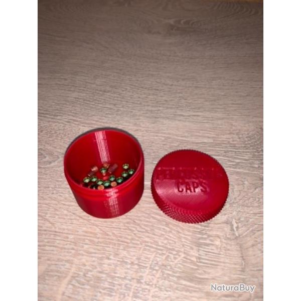 Boite avec fermeture � visser rouge pour ranger les amorces des armes � poudre noire 1075 et 209