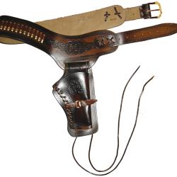 Ceinturon avec un holster pour revolver Western