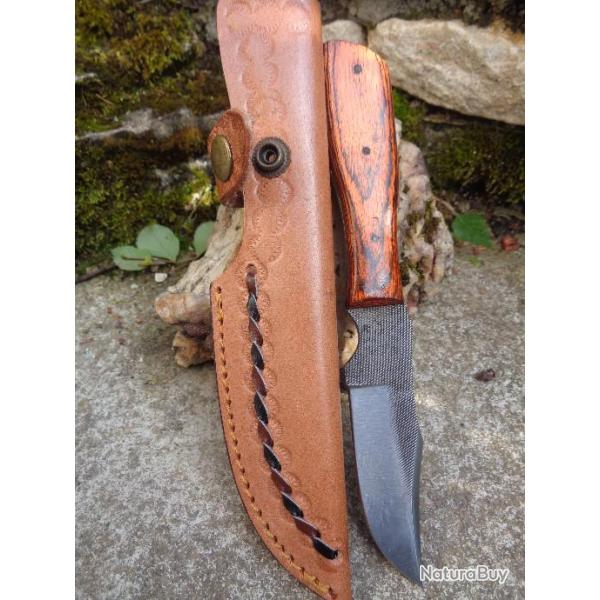 Couteau Bushcraft Skinner Lame de Scie Manche Bois Etui CUir Fabrication Artisanale SM0016