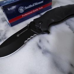 Couteau Smith&Wesson Black Ops Recurve A/O Lame Acier 8Cr13MoV Manche G10 Linerlock Clip SW1147098