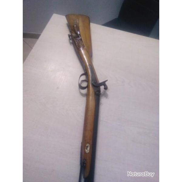 VIEUX FUSIL A CHARGEMENT PAR  LA BOUCHE CROSSE SCULPTEE (AVANT 1900)