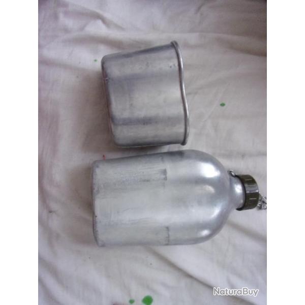 gourde de type arm�e avec quart