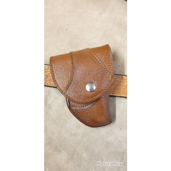 Holster en cuir doubl� 6.35mm de ceinture droitier