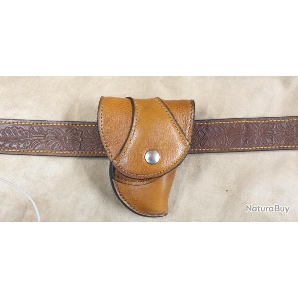 Holster en cuir doubl� 6.35mm de ceinture marron clair droitier