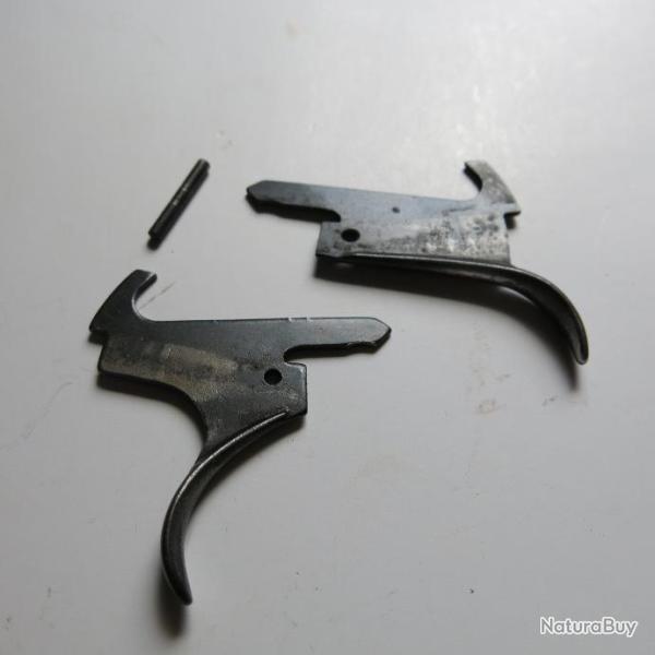VENDU PAR CUIRASSIER11 PAIRE DE DETENTES +GOUPILLE FUSIL ROBUST 221 MANUFRANCE CALIBRE 12