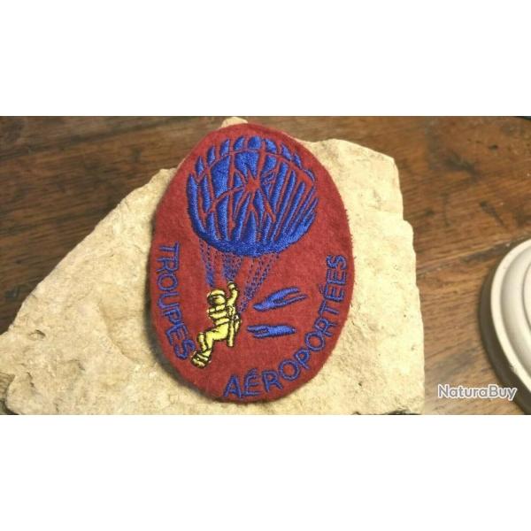 Troupes A�roport�es � coudre  ( Hauteur : 90 mm - Largeur : 65 mm )