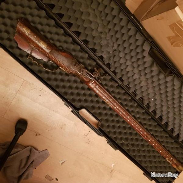 Ancienne Arquebuse de chasse  a rouet 120cm environ