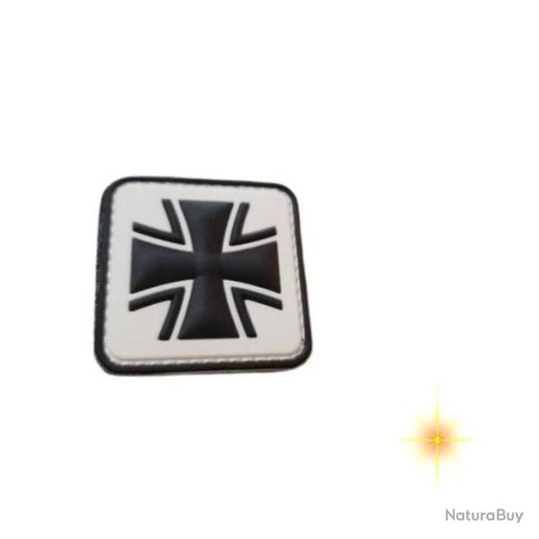 Patch PVC croix de malte - Fixation Velcro - Hauteur : 50 mm  Largeur en son centre : 50 mm N