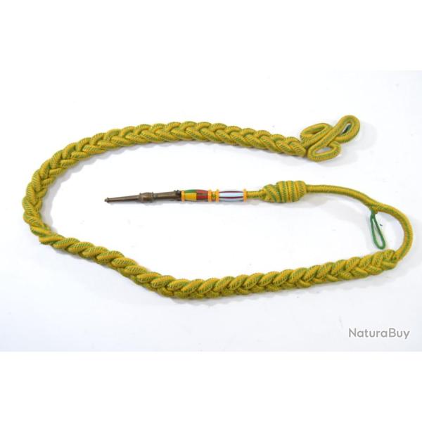 Fourrag�re Arm�e Fran�aise (m�daille militaire) avec deux olives dont une cass�e et ferret incomplet