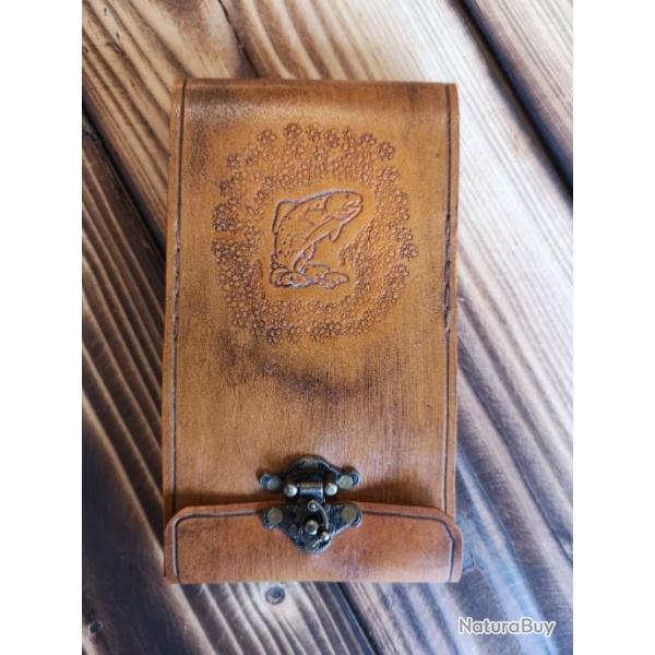 Bloc-note cuir � tannage v�g�tal motif truite - fabrication d'artisan