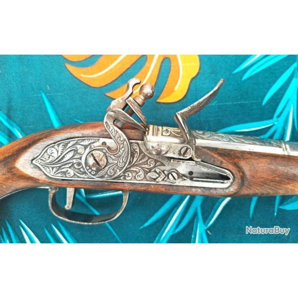 Pistolet � Silex type XX�me.  ann�e 70  GLB (54 A.............