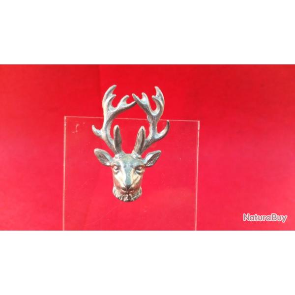 Insigne en m�tal repr�sentant un Cerf de face -Hauteur : 40 mm*