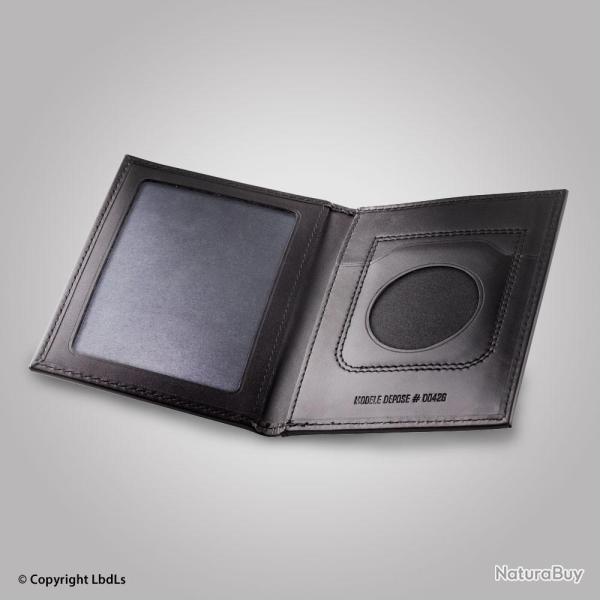 Porte carte m�daille et carte de transport ouvert. portef.