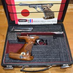 PISTOLET SEMI AUTOMATIQUE Unique DES 69 cal 22lr bon etat en malette