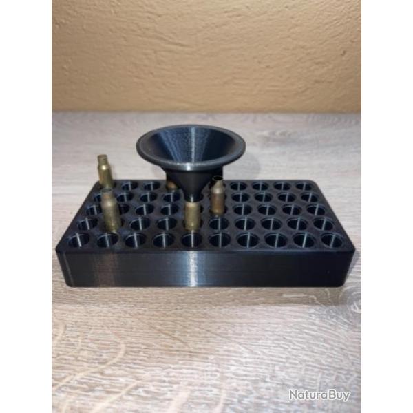 Entonnoir noir sp�cialement con�u pour le rechargement des calibres 222, 223, 5.56 et 222 magnum