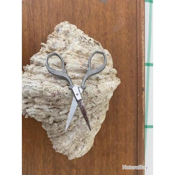 PETIT CISEAUX A BRODER   2024  2