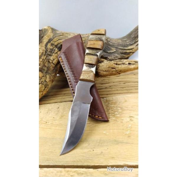 Couteau Skinner Manche de de Cerf avec Etui en Cuir