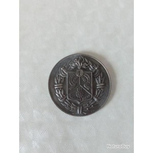 Vd insigne en bronze de la LEGION ETRANGERE du1er REC