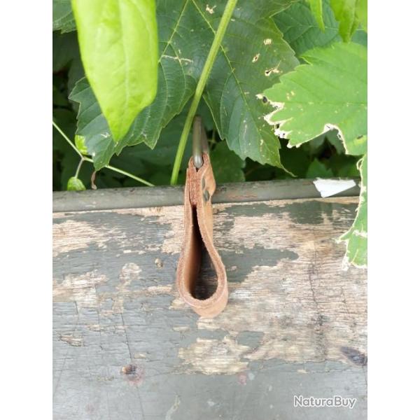 PASSANT MARRON POUR CEINTURON ALLEMAND.Passage : 4,5 cm.