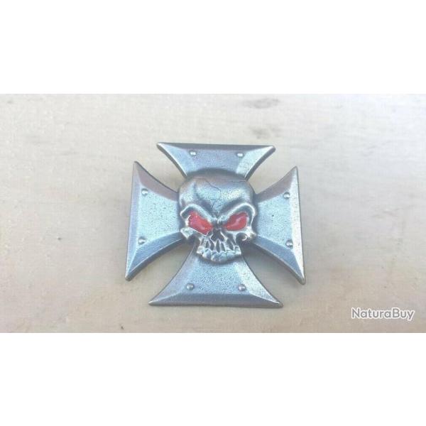 Insigne de col Bike-Skull red eyes ( Hauteur : 35 mm )