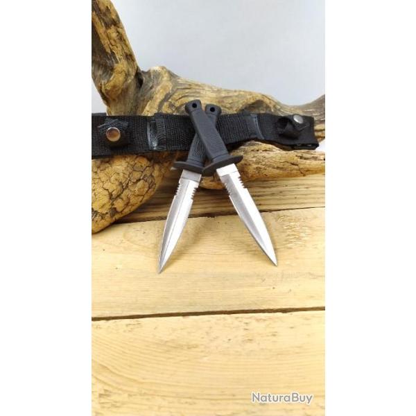 Dagues � double d�fense Comprend deux poignards avec des lames � double tranchant Etui Nylon 102337