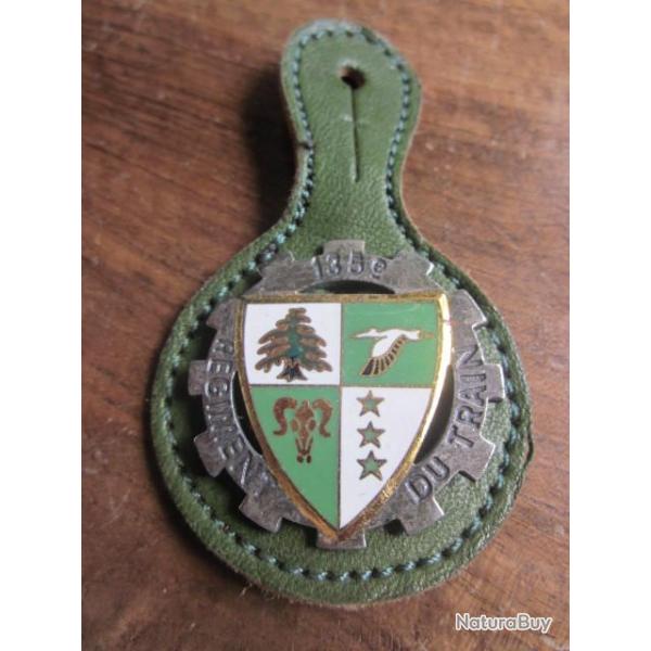 135 RT : insigne mtallique du 135 rgiment du train sans fabricant (Drago) G. 2449 en mail