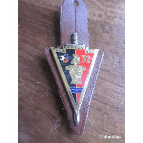 INSIGNE DU 32me REGIMENT DU GENIE . DRAGO G 2134