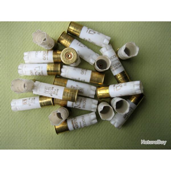 Douilles  de  cal  12/70  blanches tires  1  fois  pour  rechargement  culots de  20 mm  tat  neuf